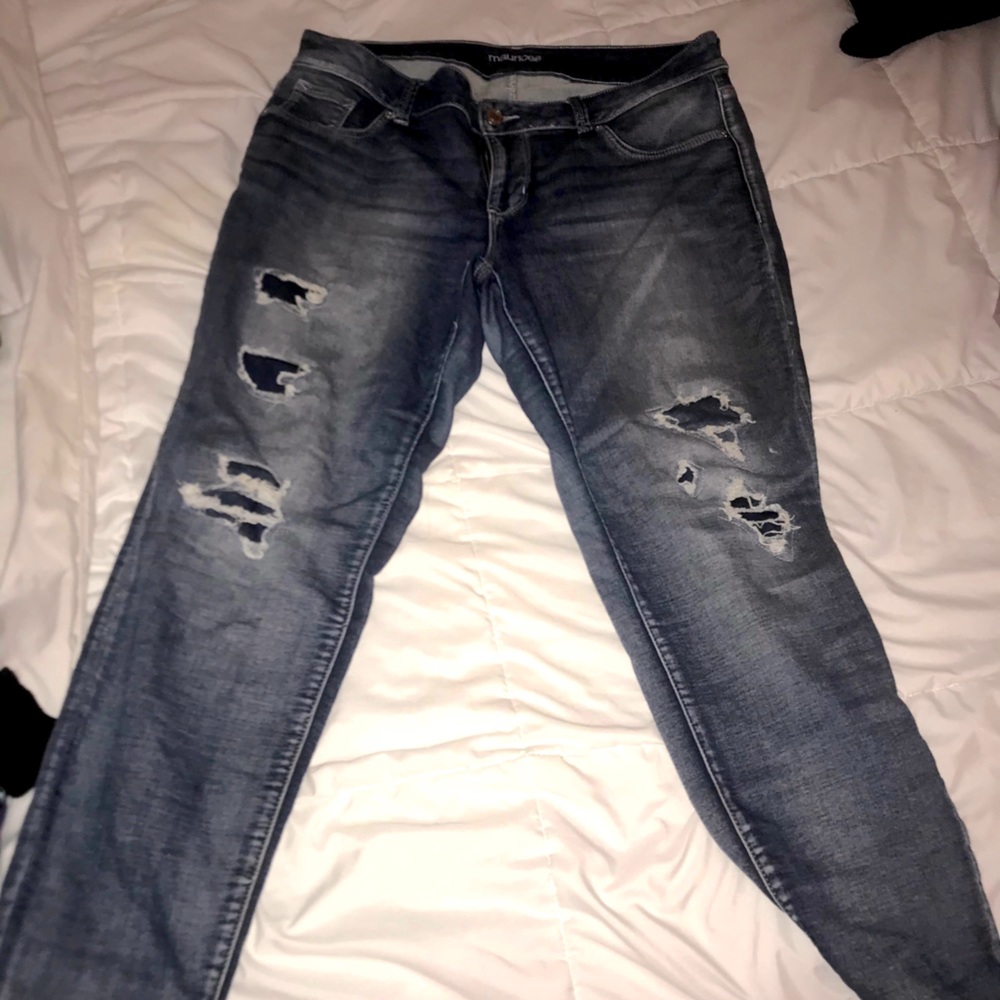 Adorable Ripped Maurice’s Jeggings